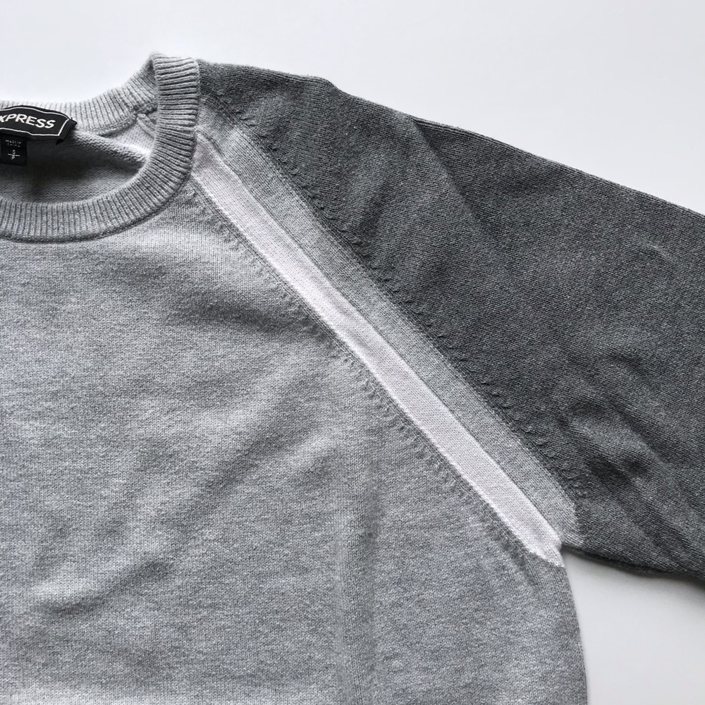 Express Sweater - Picture 3 of 4